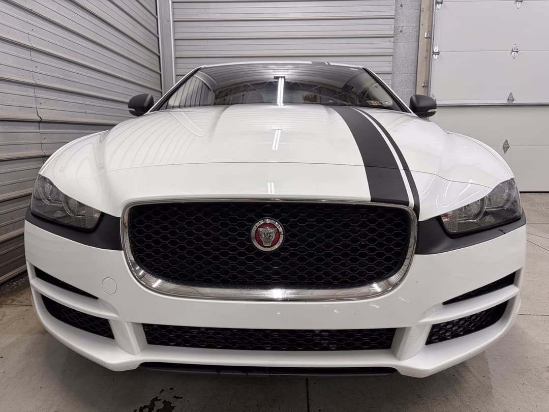 Photo 2 of 2019 Jaguar XE 25t