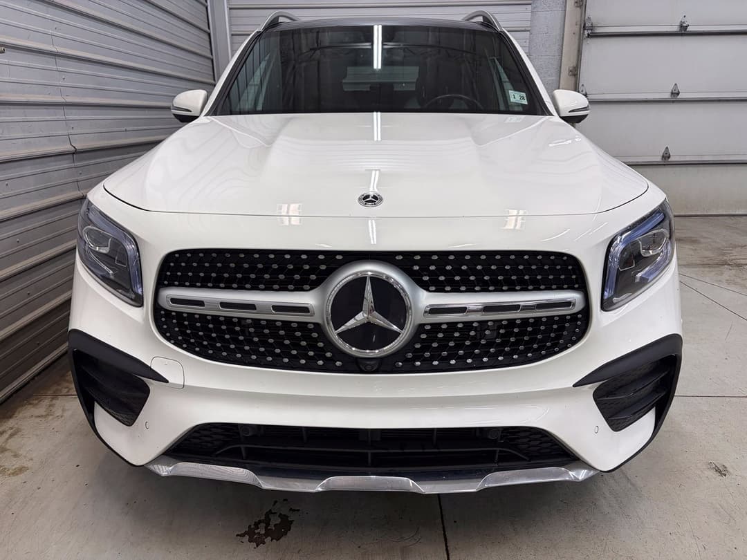 Photo 2 of 2023 Mercedes-Benz GLB GLB 250 4MATIC
