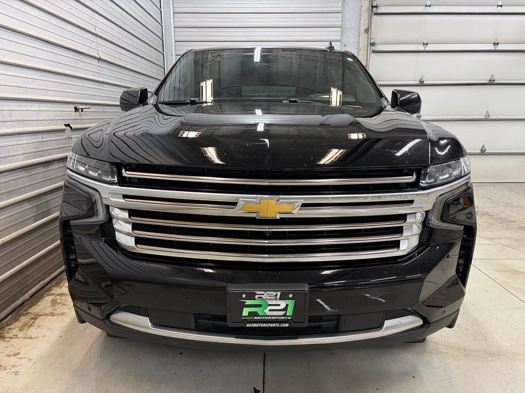 Photo 2 of 2021 Chevrolet Suburban High Country