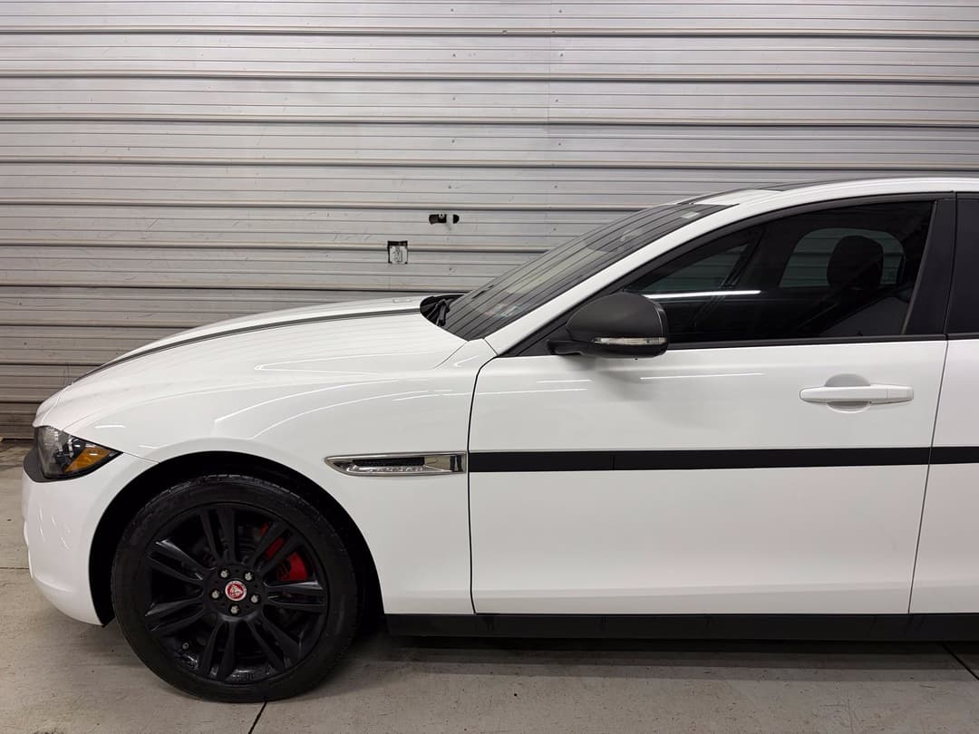 Photo 3 of 2019 Jaguar XE 25t