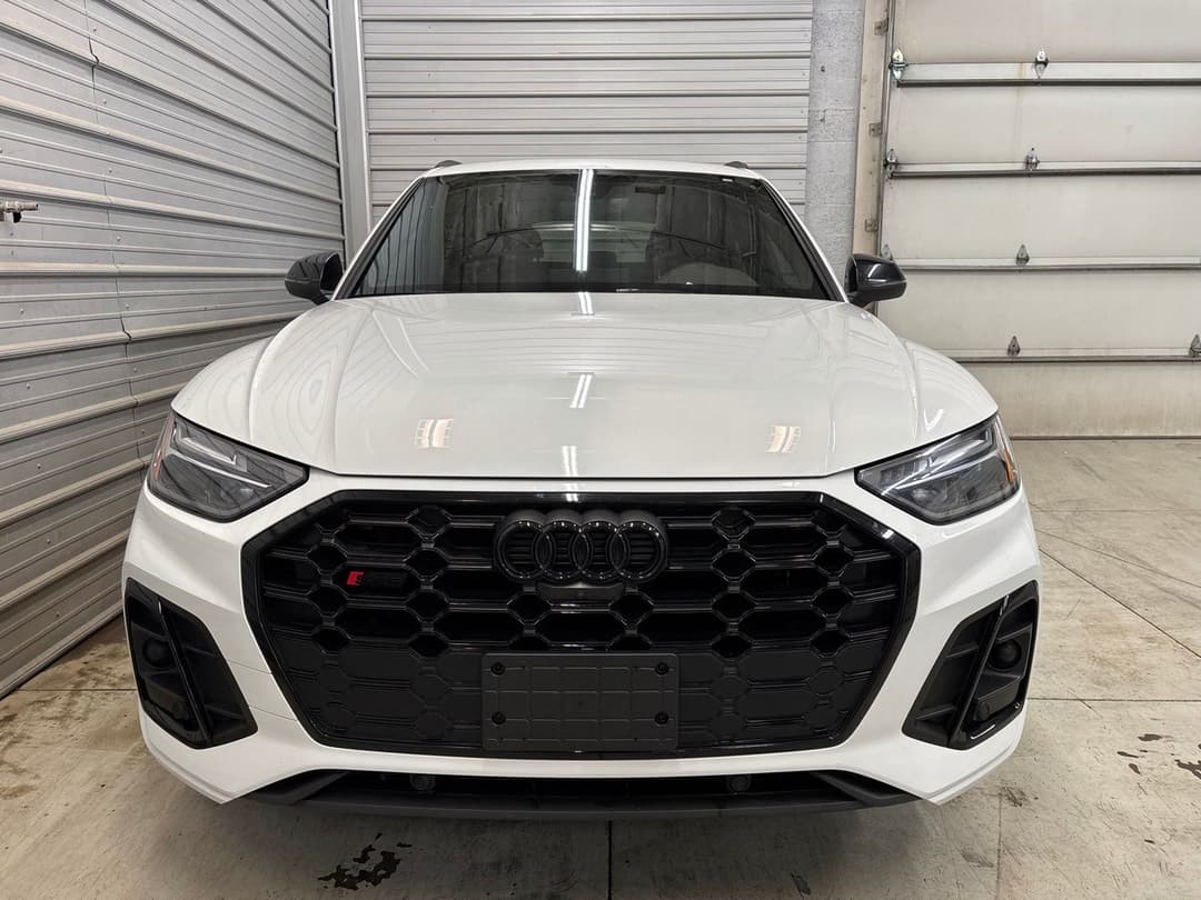 Photo 2 of 2024 Audi SQ5 3.0T quattro Premium Plus
