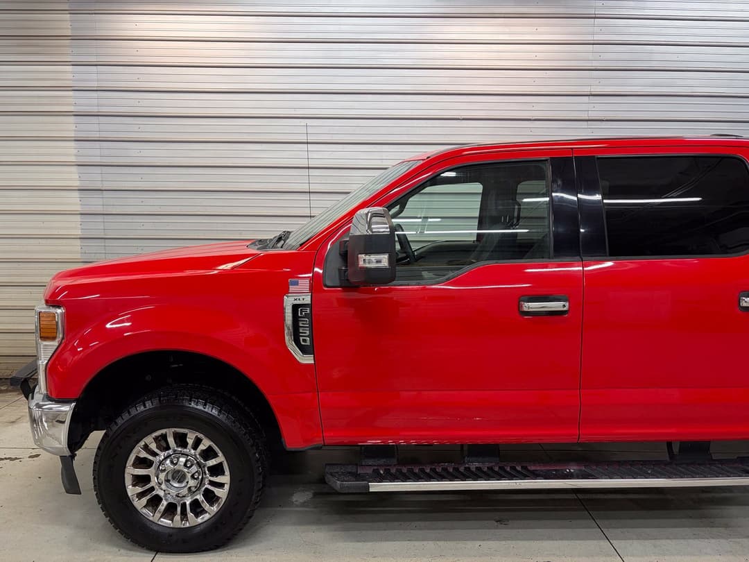 2021 Ford F-250 Super Duty XLT - Image 3