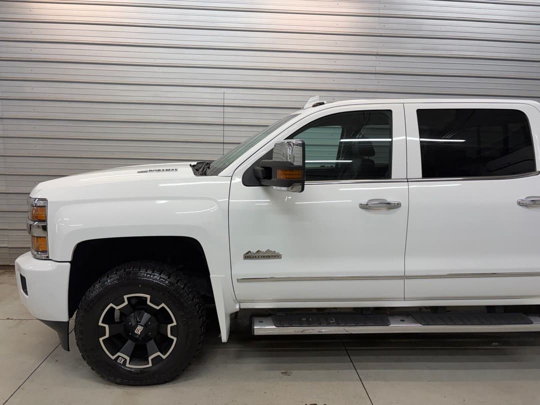 Photo 3 of 2015 Chevrolet Silverado 3500HD High Country