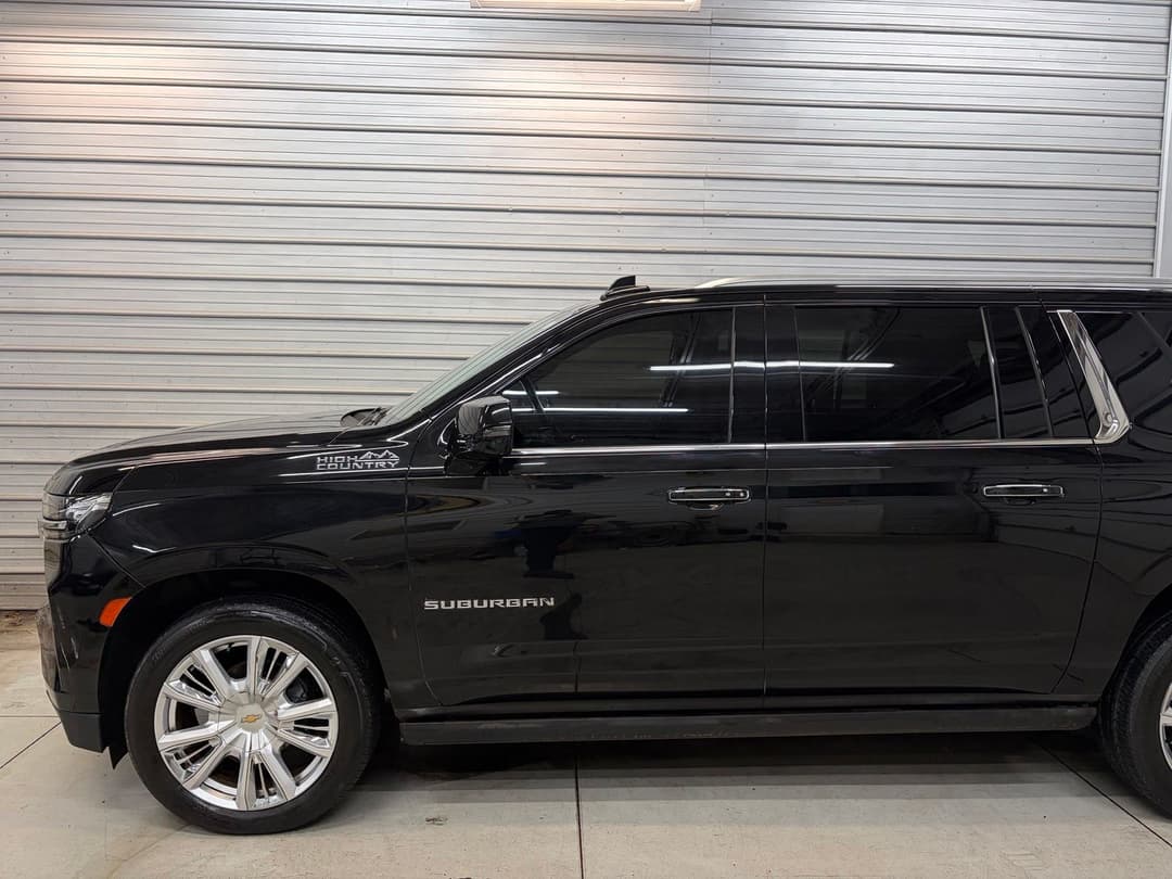 Photo 3 of 2021 Chevrolet Suburban High Country