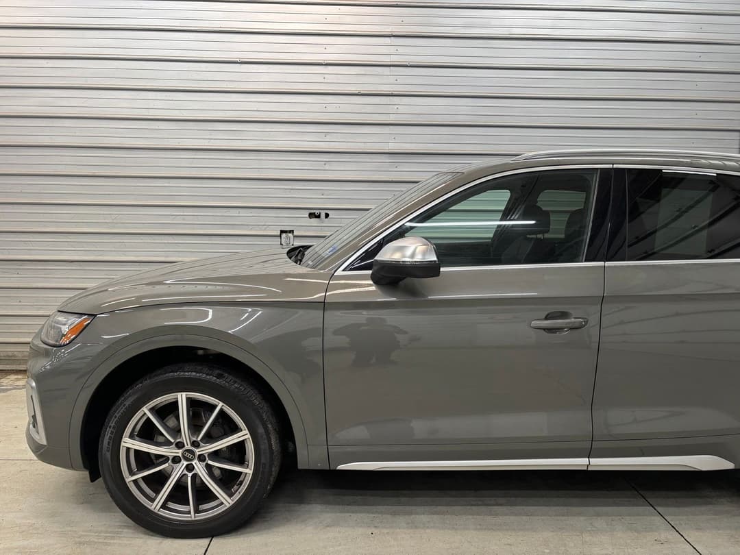 Photo 3 of 2023 Audi SQ5 3.0T quattro Premium