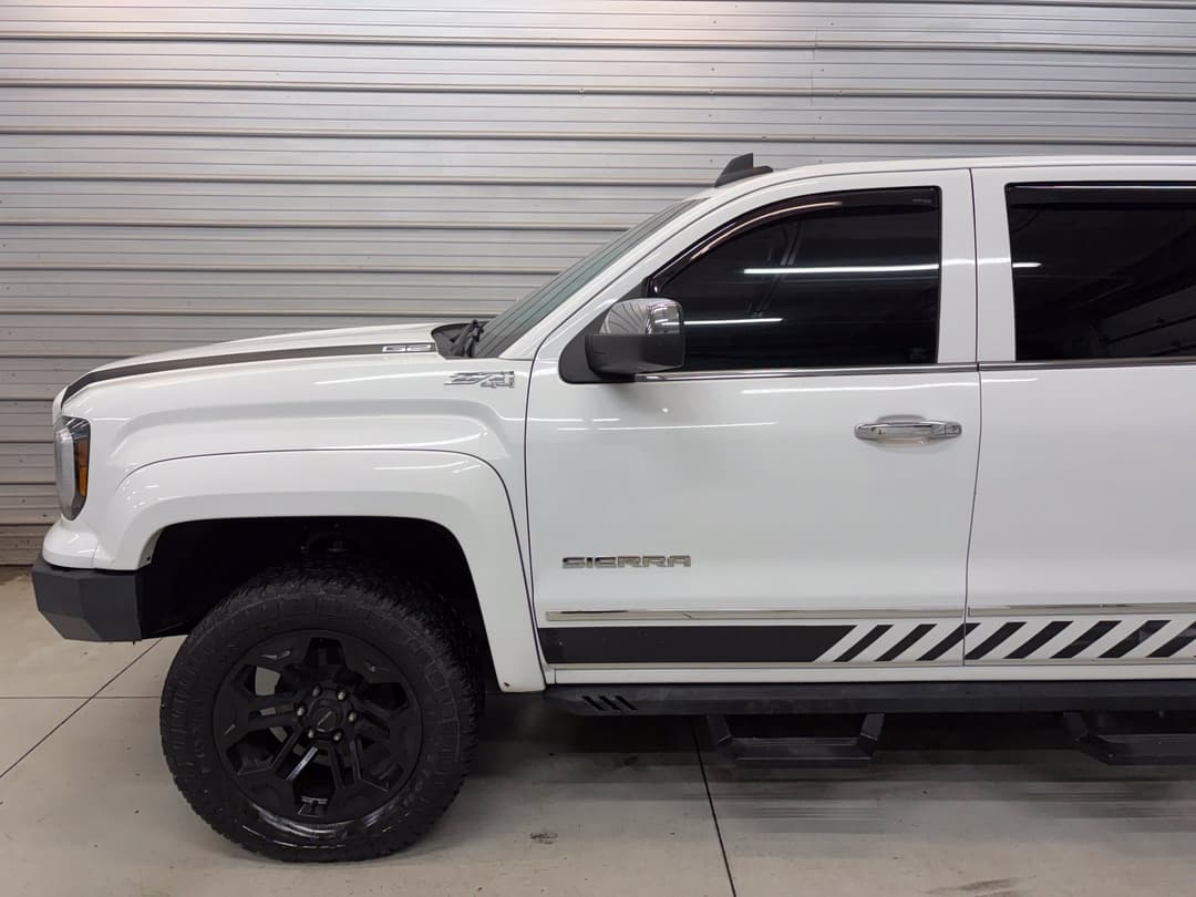 Photo 3 of 2017 GMC Sierra 1500 SLT