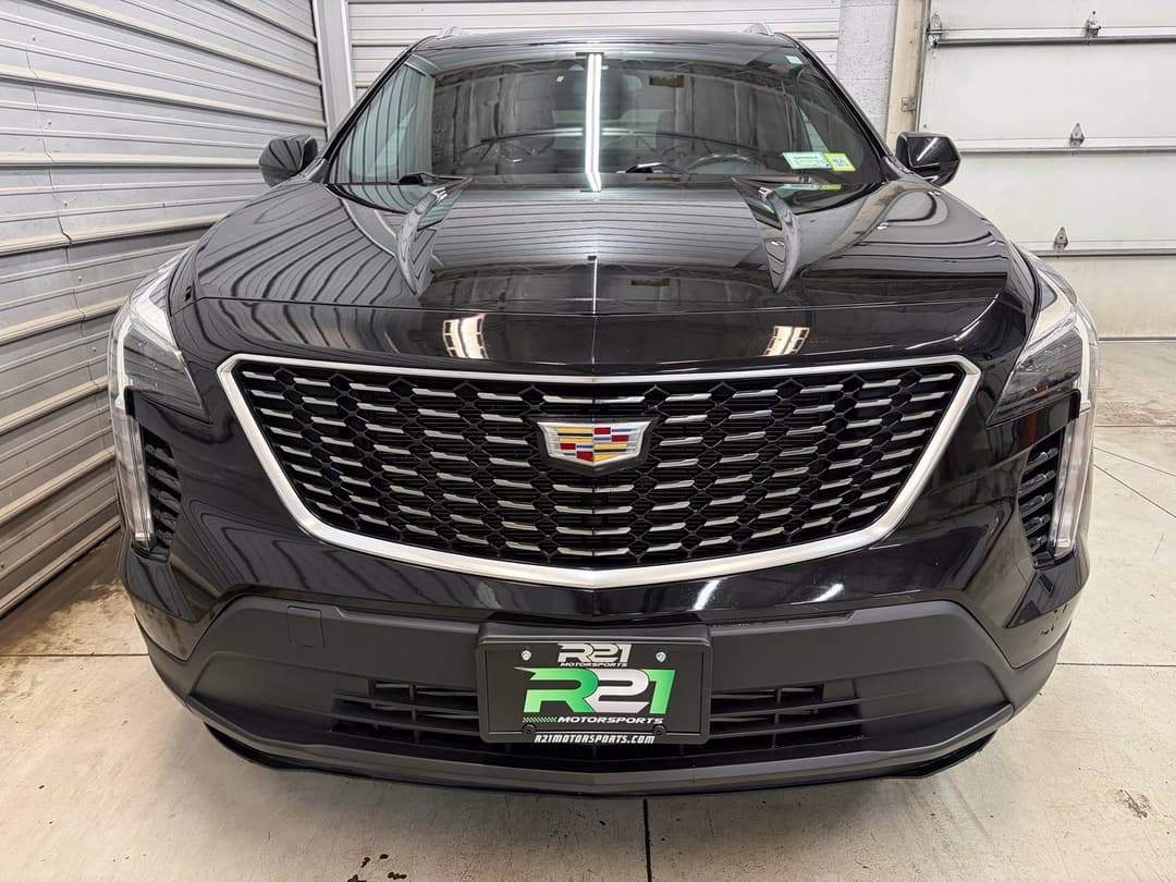 Photo 2 of 2022 Cadillac XT4 Luxury