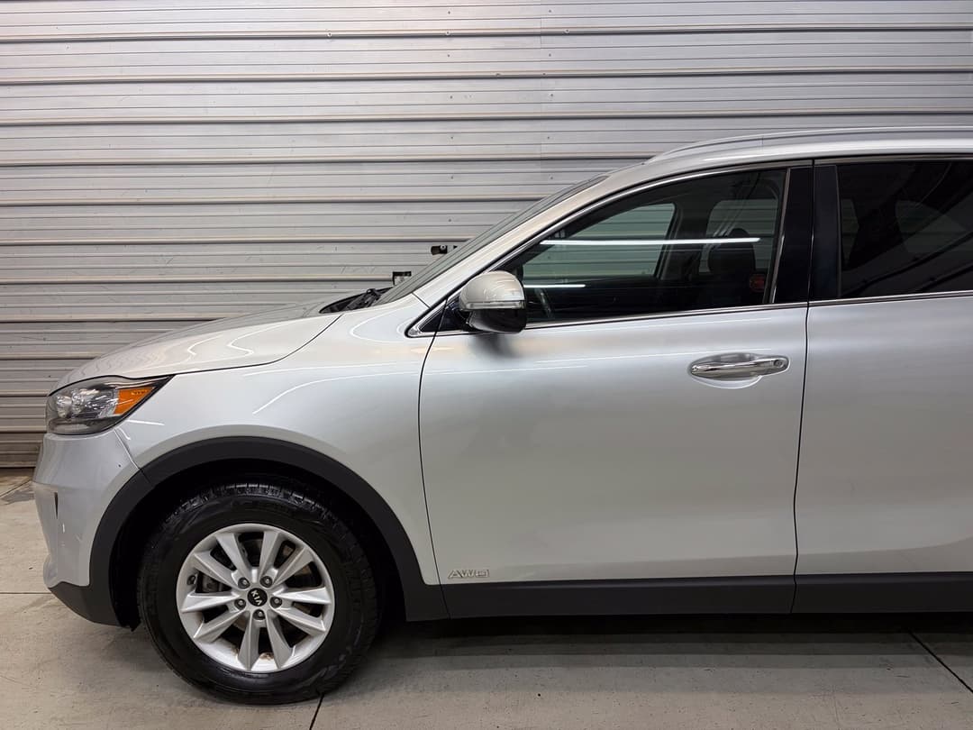 Photo 3 of 2020 Kia Sorento LX