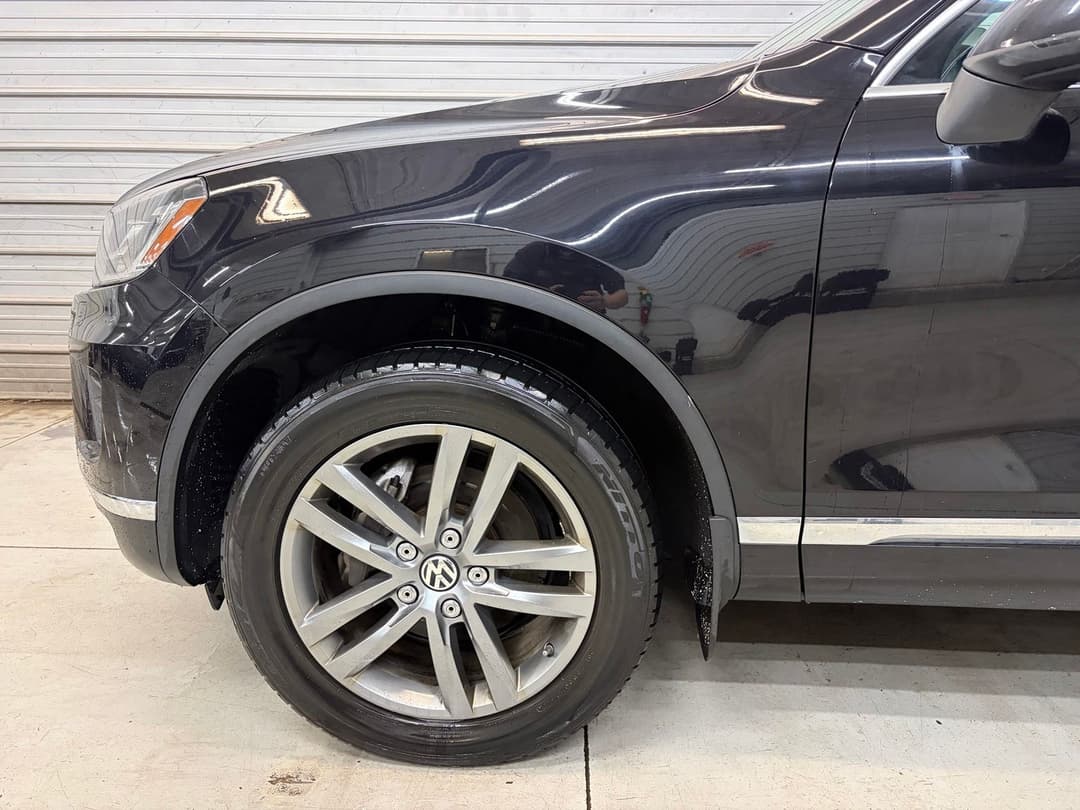 Photo 4 of 2015 Volkswagen Touareg V6 TDI