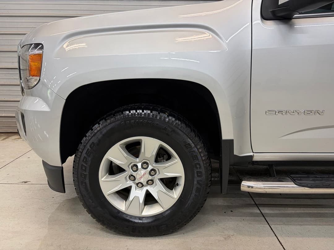 Photo 4 of 2018 GMC Canyon SLE
