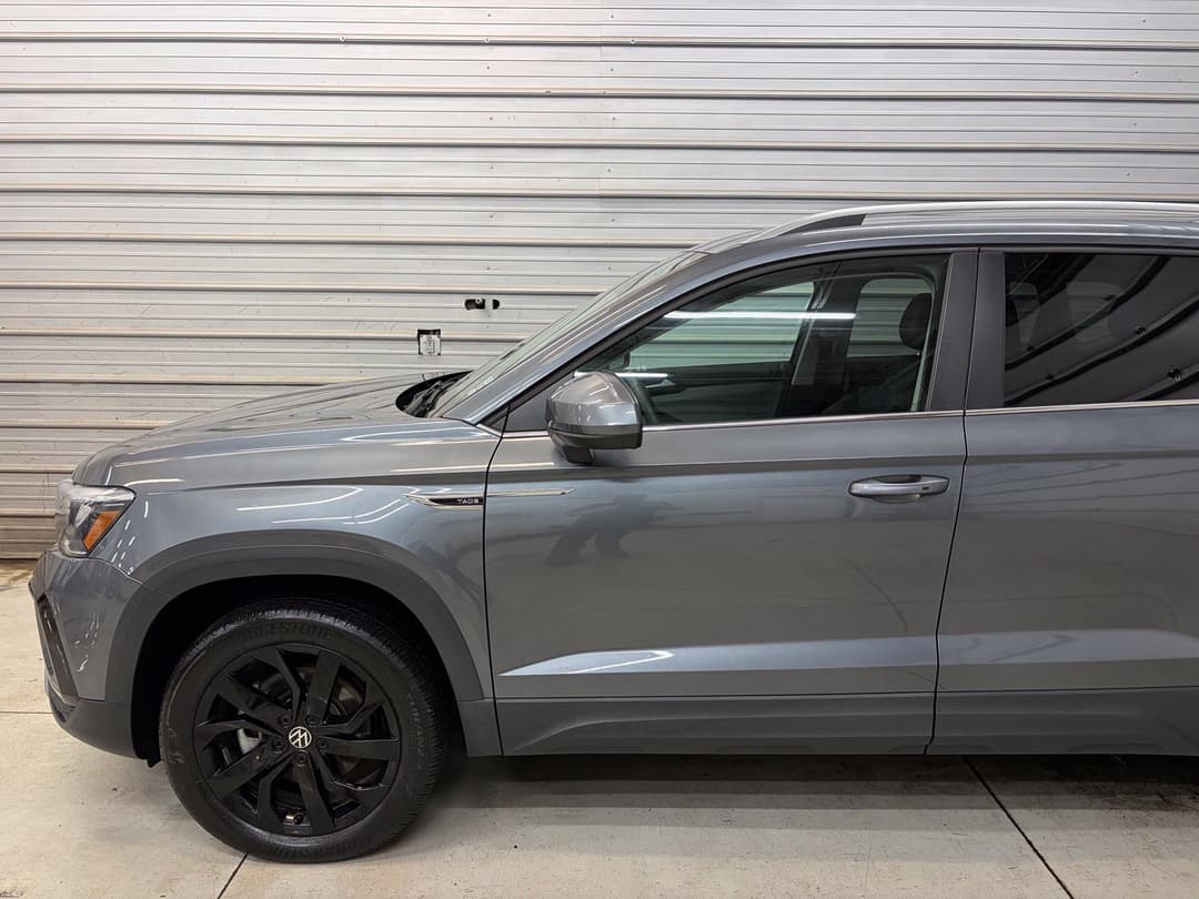 Photo 3 of 2022 Volkswagen Taos 1.5T SE