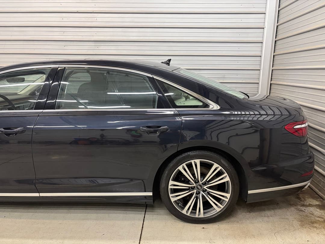 Photo 5 of 2021 Audi A8 L 4.0