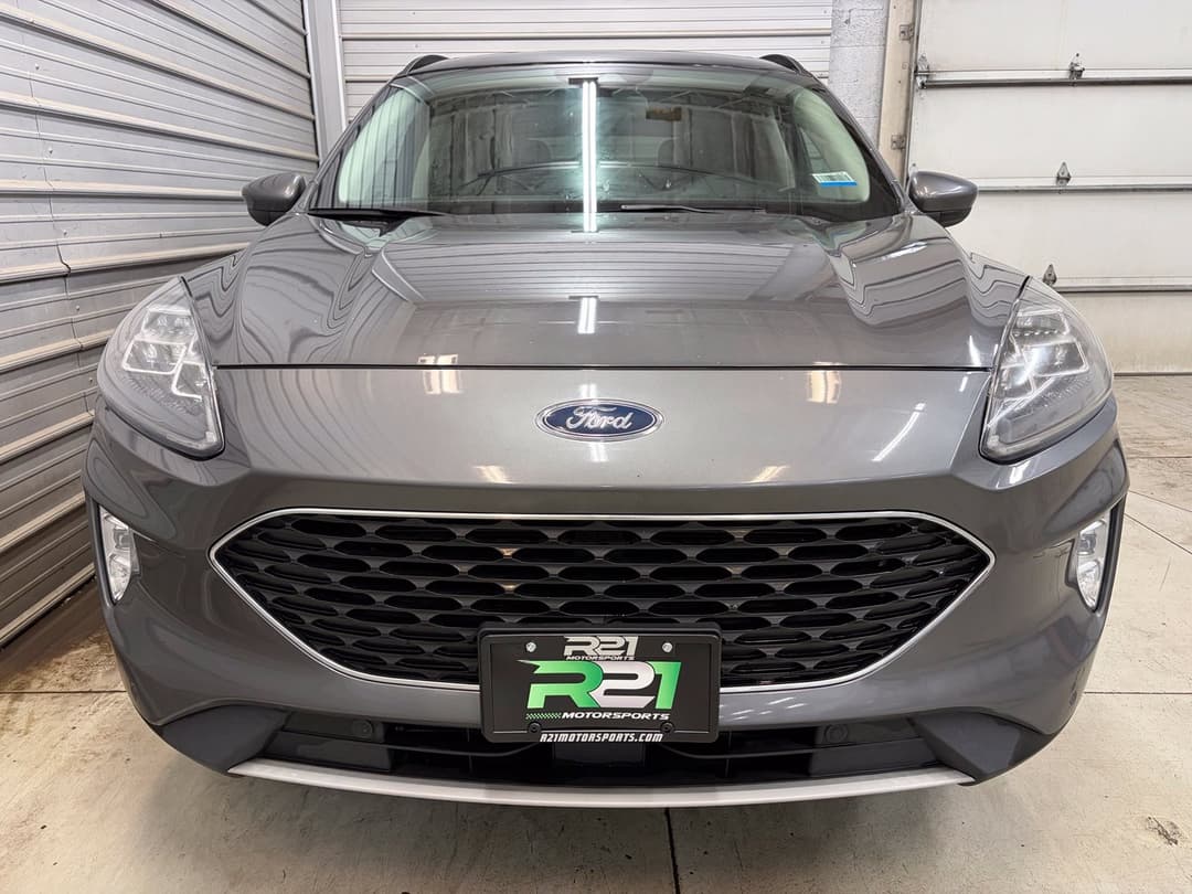 Photo 2 of 2021 Ford Escape Titanium