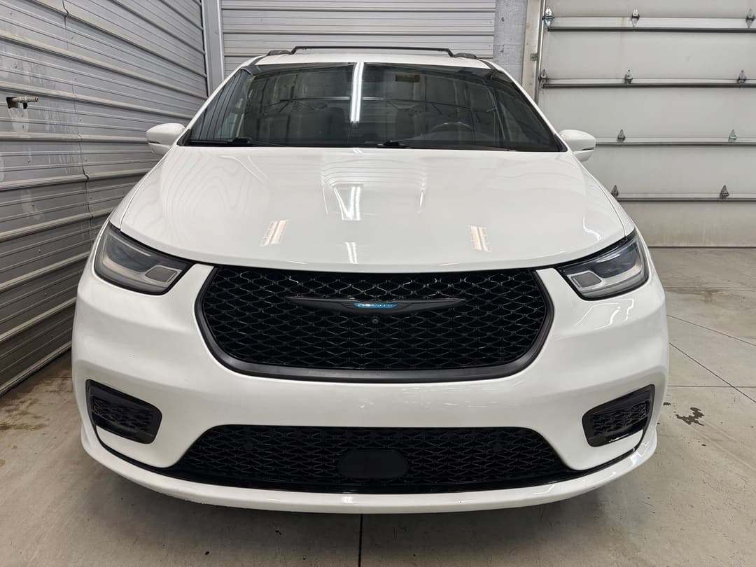 2021 Chrysler Pacifica Hybrid Touring L - Image 2