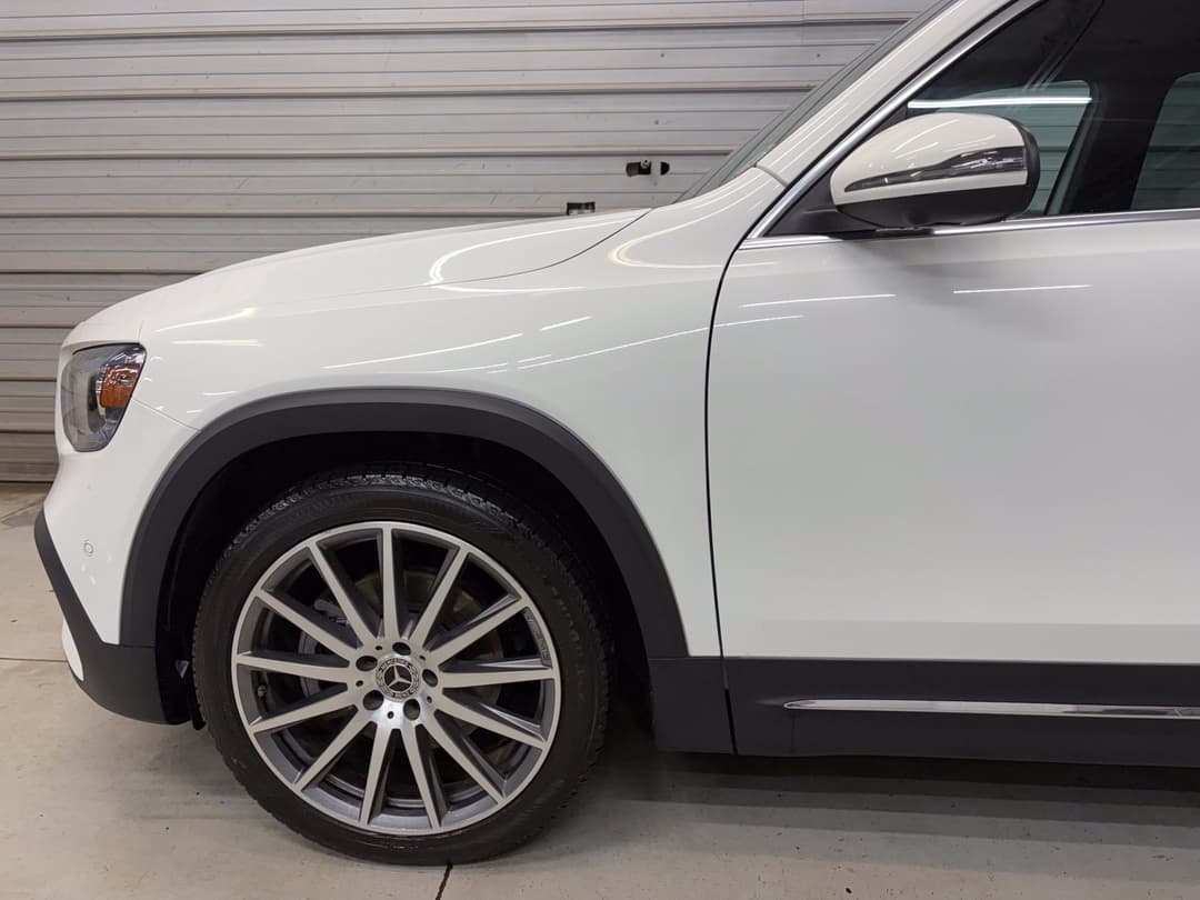 Photo 4 of 2023 Mercedes-Benz GLB GLB 250 4MATIC