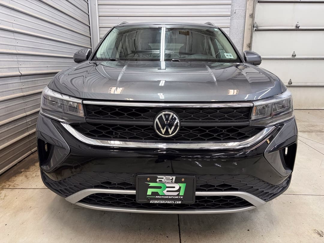 Photo 2 of 2022 Volkswagen Taos 1.5T SE