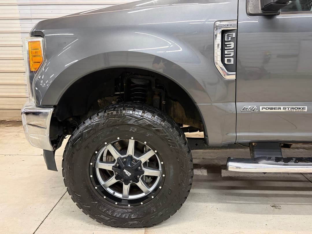 Photo 4 of 2017 Ford F-350 Super Duty XLT