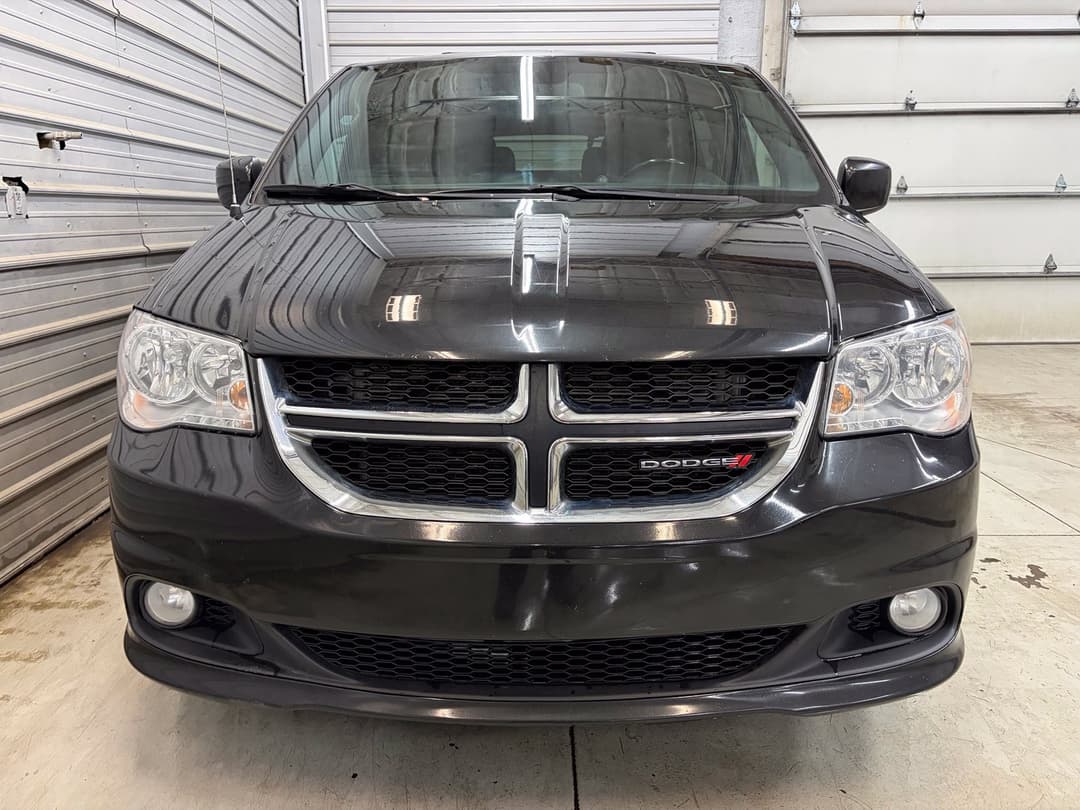 Photo 2 of 2019 Dodge Grand Caravan SXT