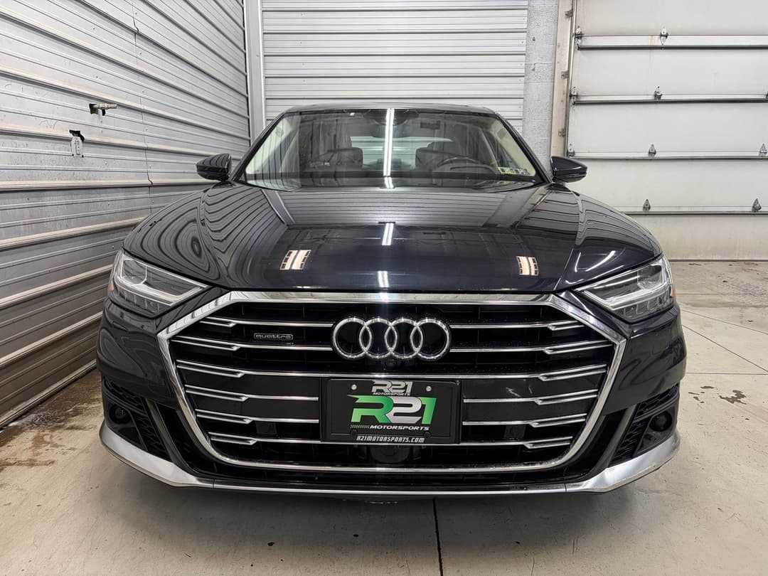 Photo 2 of 2021 Audi A8 L 4.0