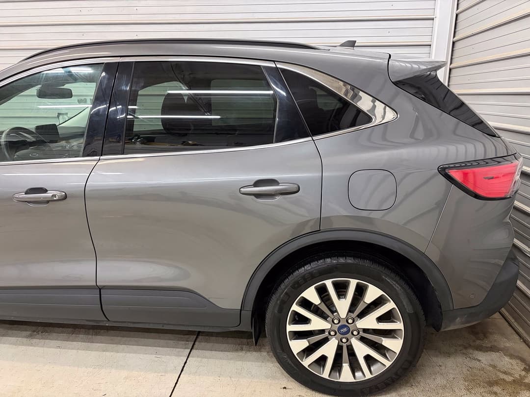 Photo 5 of 2021 Ford Escape Titanium